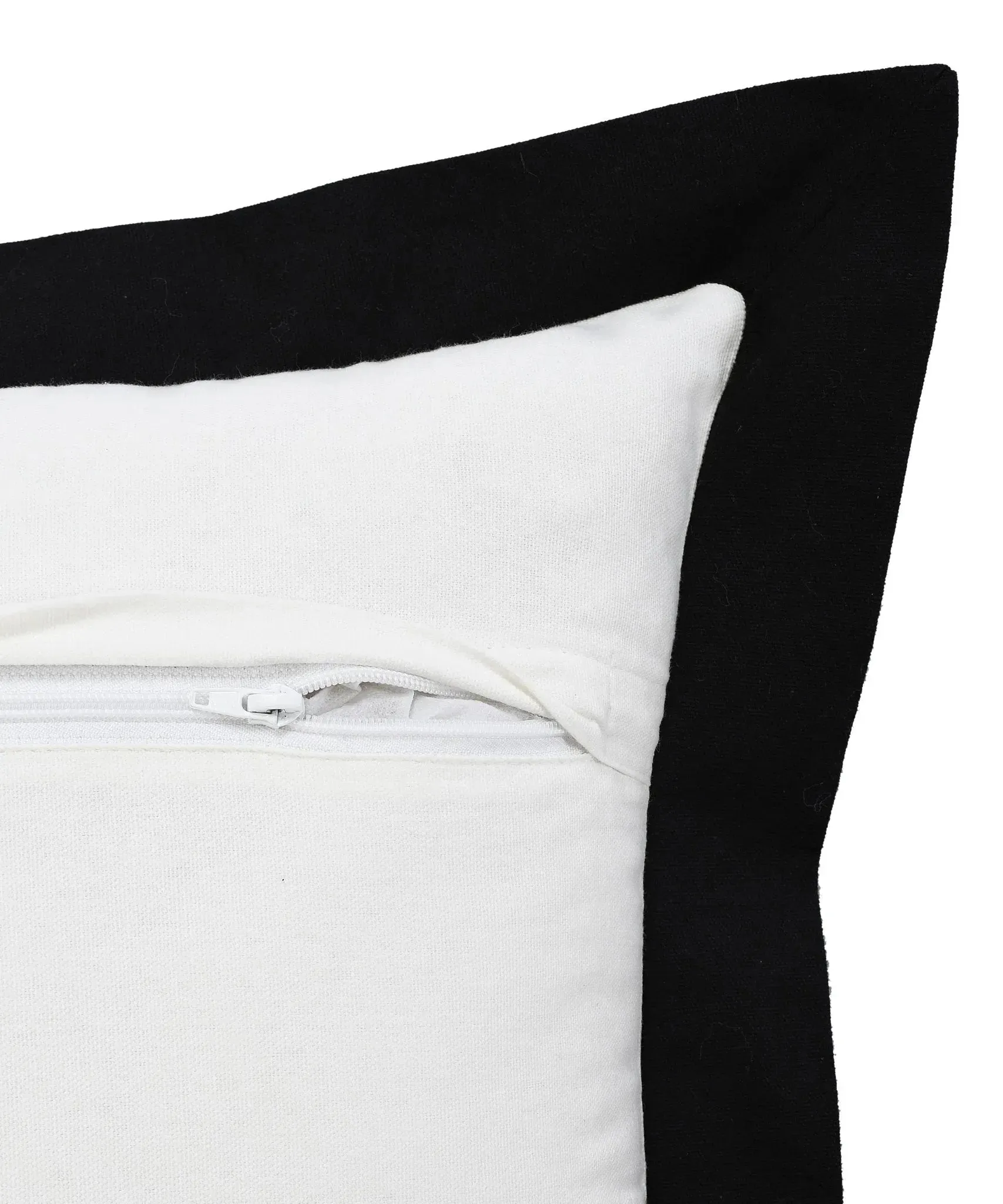 Empire Lr07729 White/Black Pillow