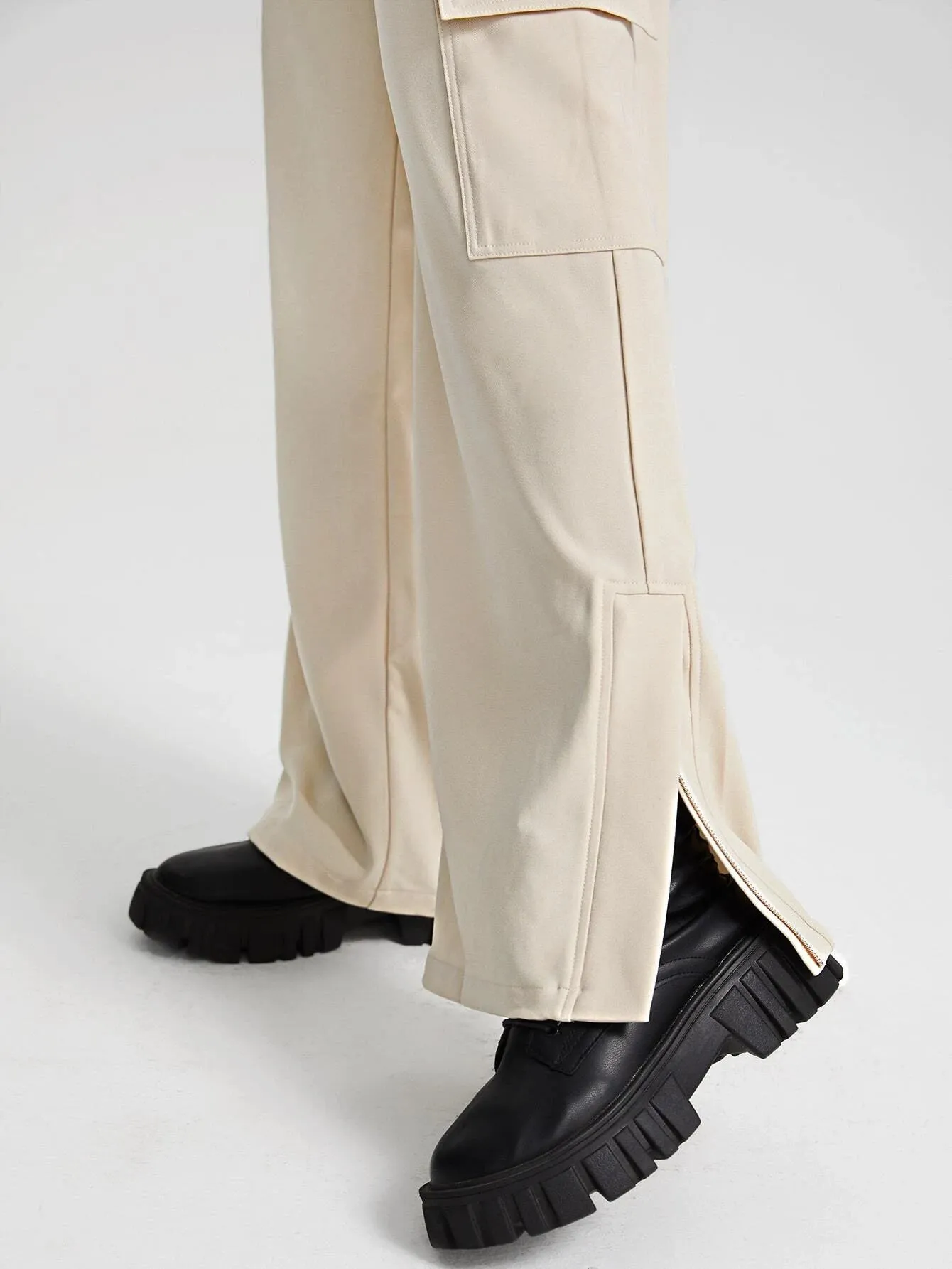 Loose Fit High Waist Cargo Pants