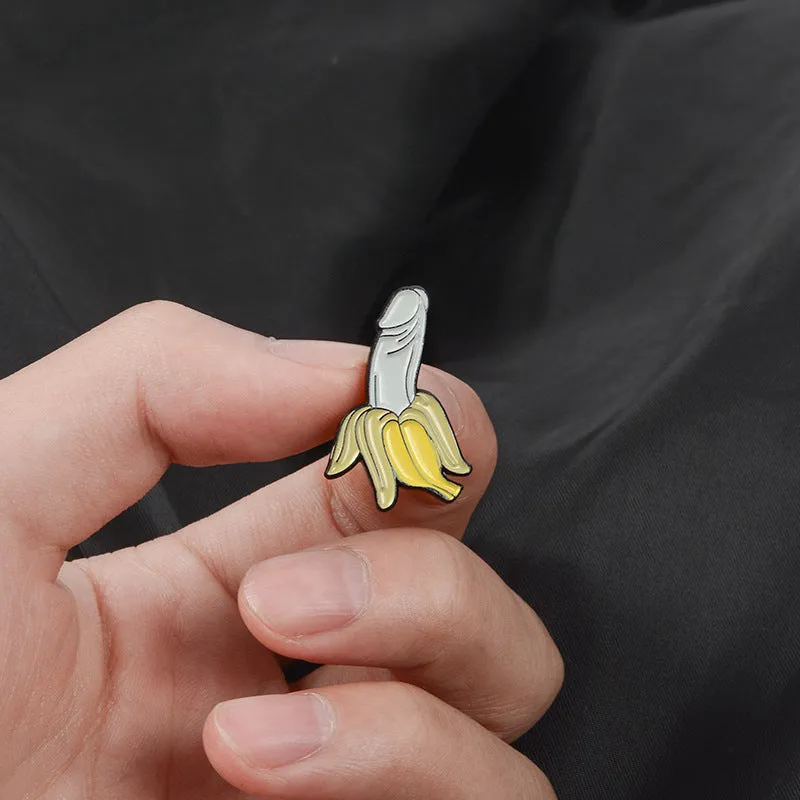 Quirky Banana Brooch  Fun Cartoon Pin for Stylish Outfits