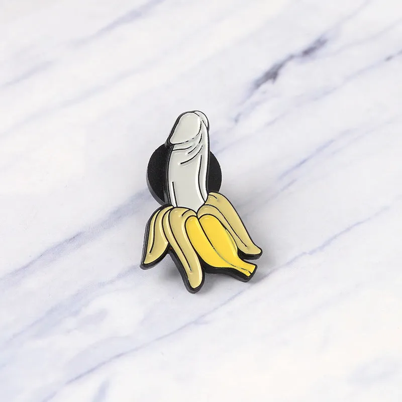 Quirky Banana Brooch  Fun Cartoon Pin for Stylish Outfits