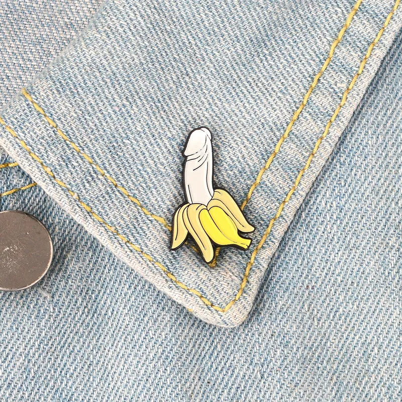 Quirky Banana Brooch  Fun Cartoon Pin for Stylish Outfits