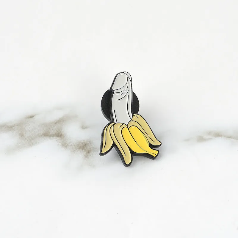 Quirky Banana Brooch  Fun Cartoon Pin for Stylish Outfits